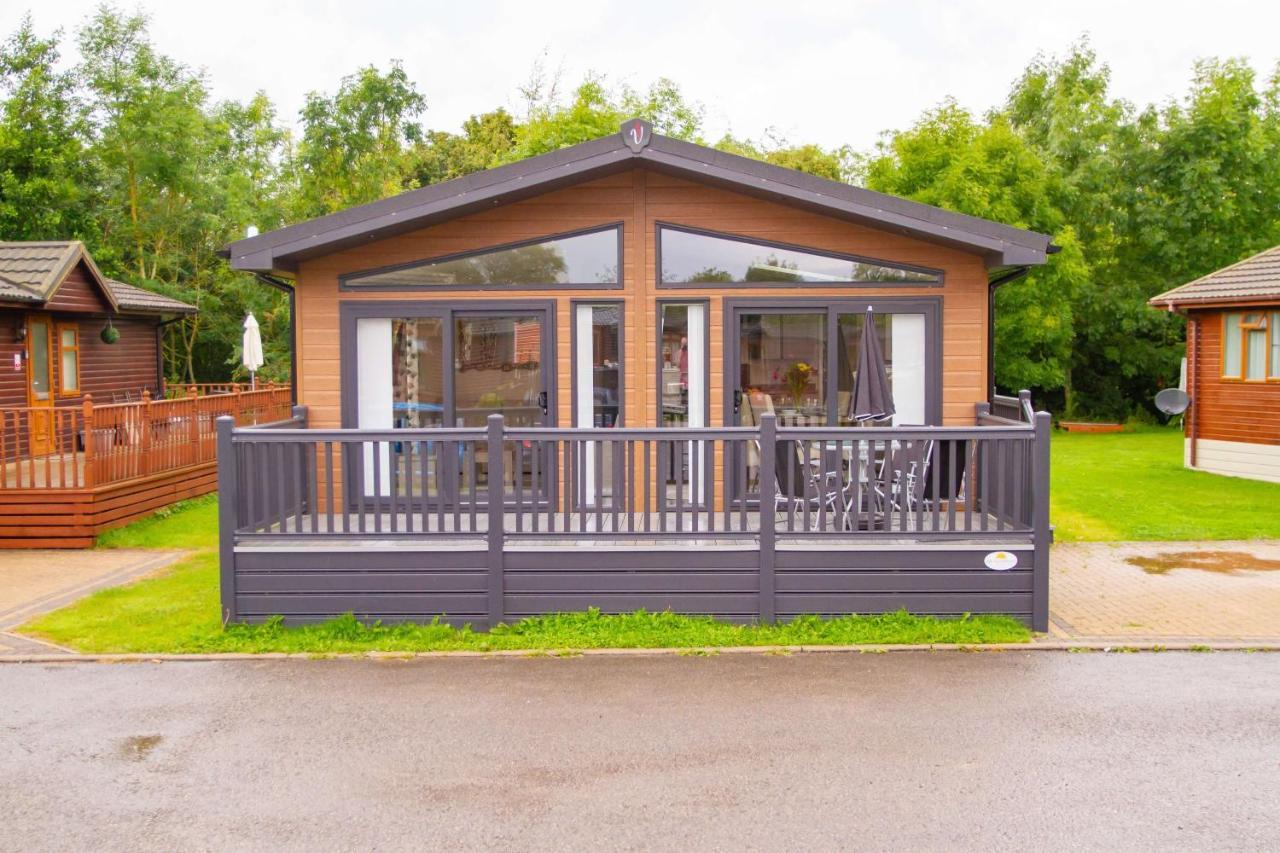 Penny Lodge With Hot Tub Malton Luaran gambar